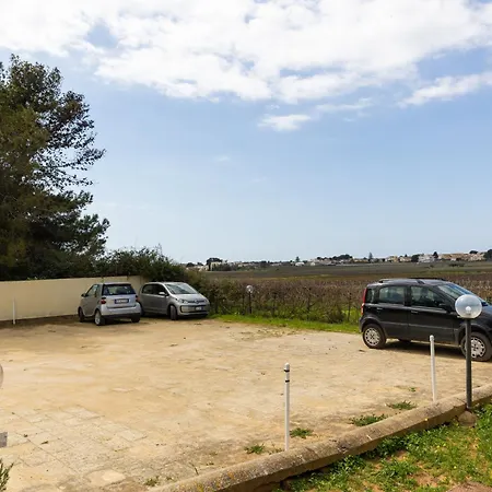 Holiday home Lo Stagnone Volante - In *